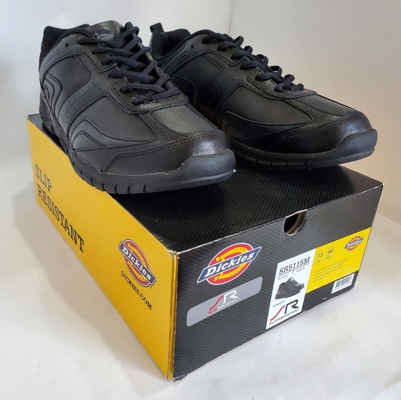 dickies slip resistant shoes